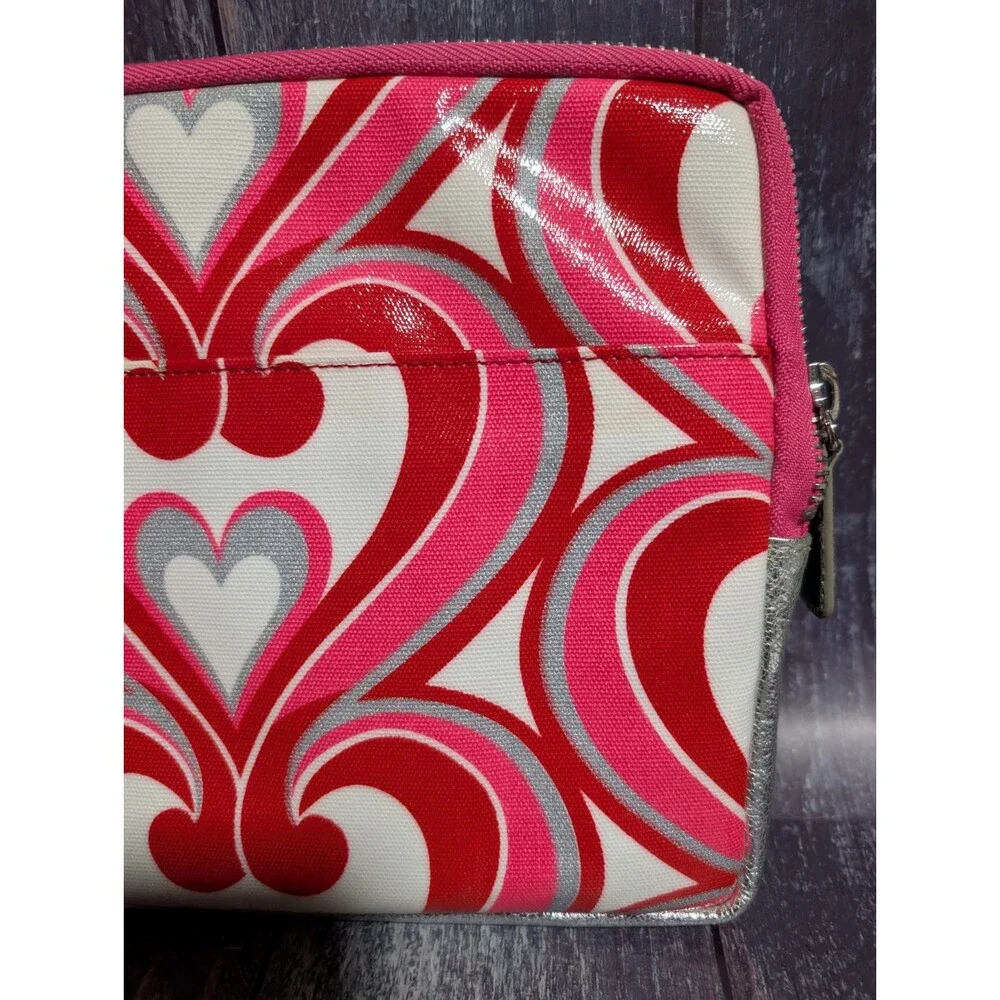 Brighton Padded Zip Top iPad Tablet Case Cover Twirly Hearts Pink Red White
